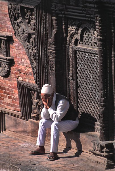 Przed wityni na Durbar Square w Bhadgaonie